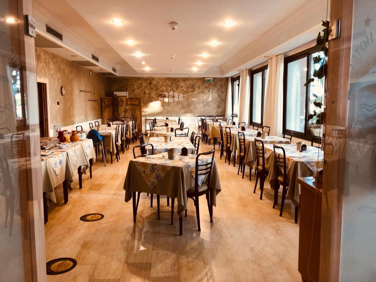 צ'סנטיקו Piccolo Hotel מראה חיצוני תמונה