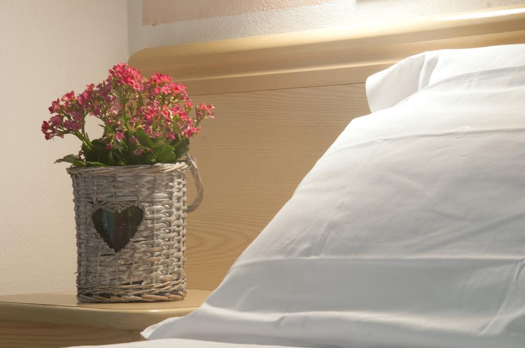 צ'סנטיקו Piccolo Hotel חדר תמונה