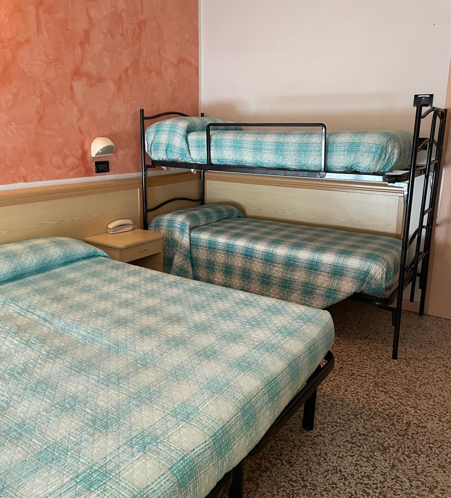 צ'סנטיקו Piccolo Hotel מראה חיצוני תמונה